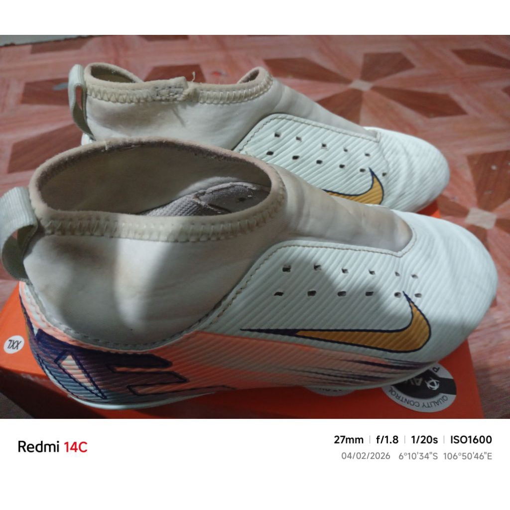 sepatu bola anak nike junior superfly