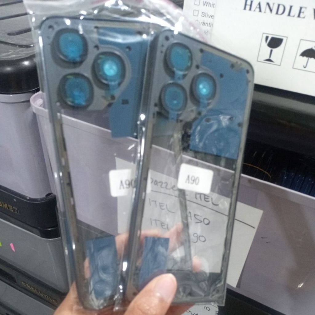 Bazzel tulang tengah lcd itel a90 hitam