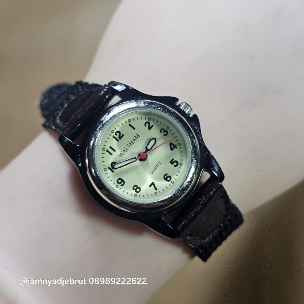 Jam Waltham WTH20 Silver Black Ladies Bekas