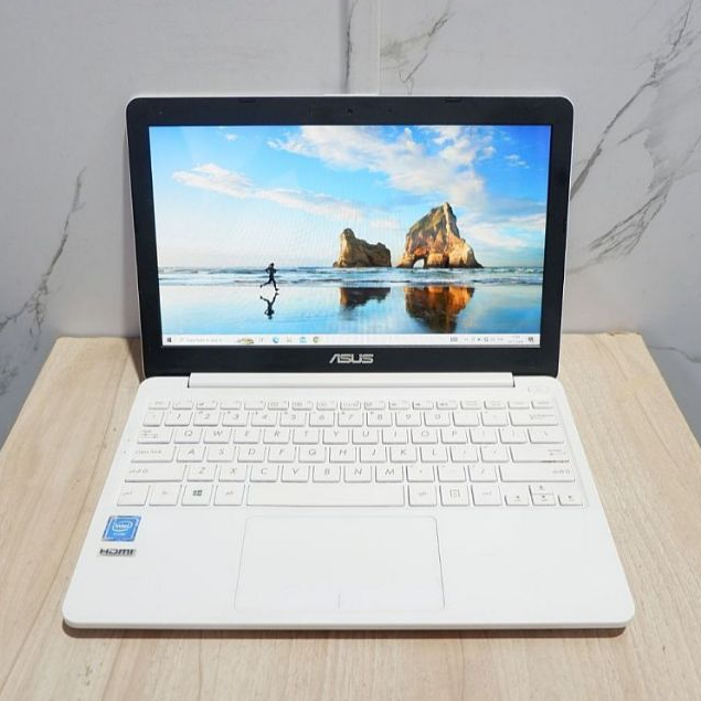 Laptop Asus E203MAH Slim tipis ringan windows 10 Promo 1.1 vivobook 12 inch
