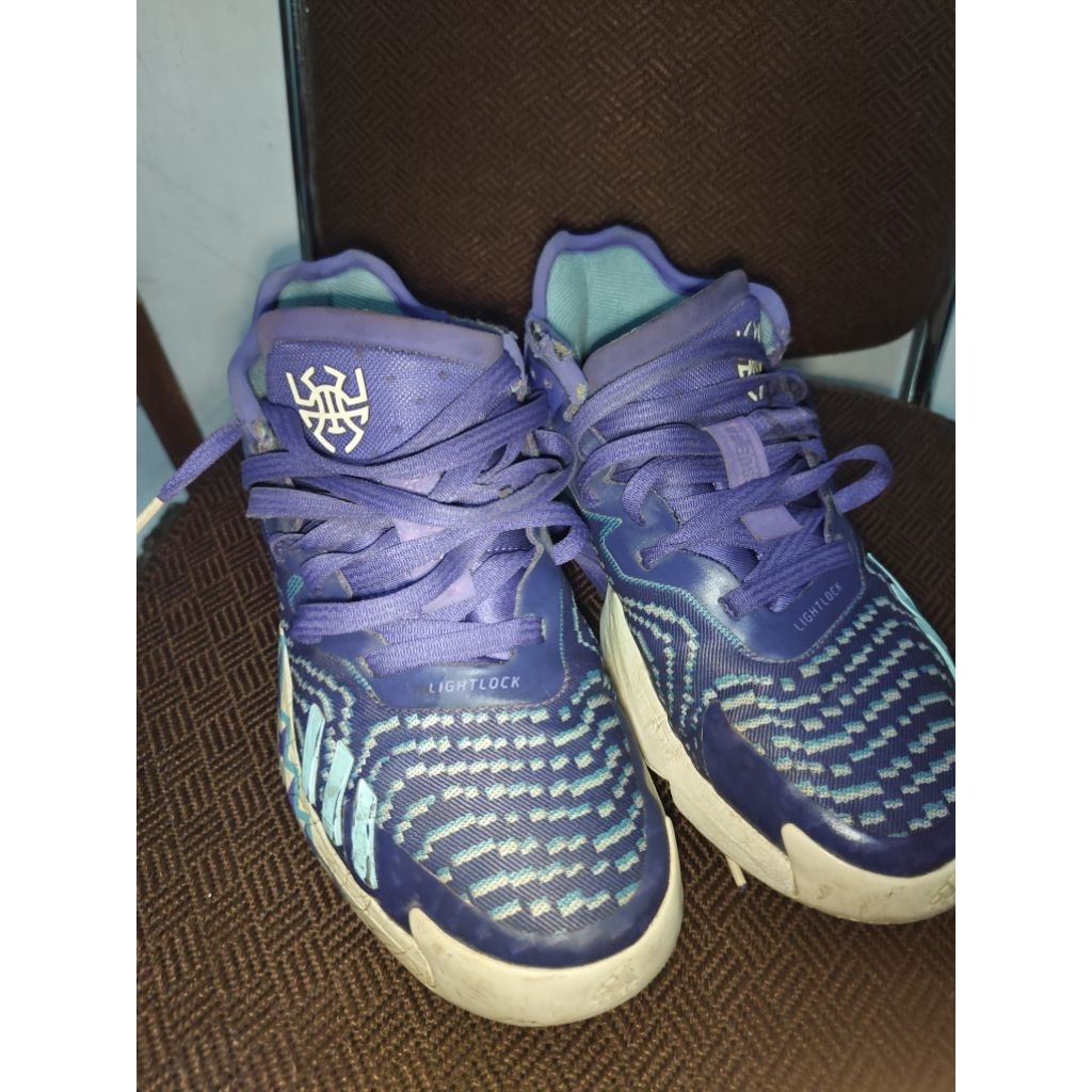 sepatu adidong don issue4 Mitchell preloved