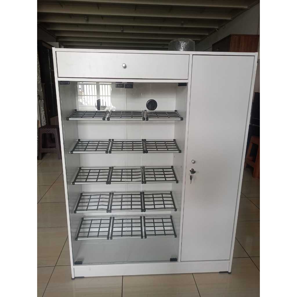 RAK/LEMARI SEPATU 2 PINTU KACA + 1 PINTU LEMARI KUNCI PUTIH RSLP 120