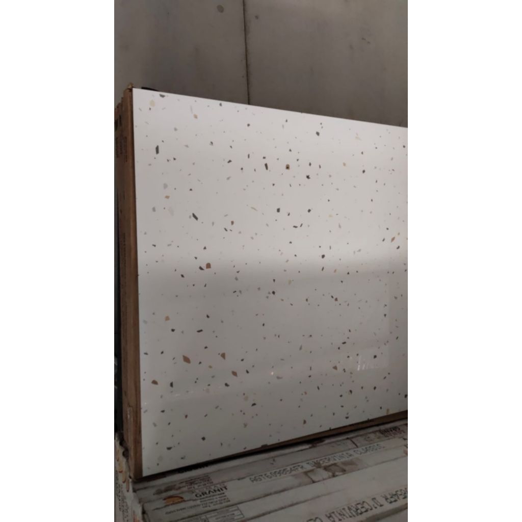 60x60 granit roman glossy isi 3 per dus banyumas