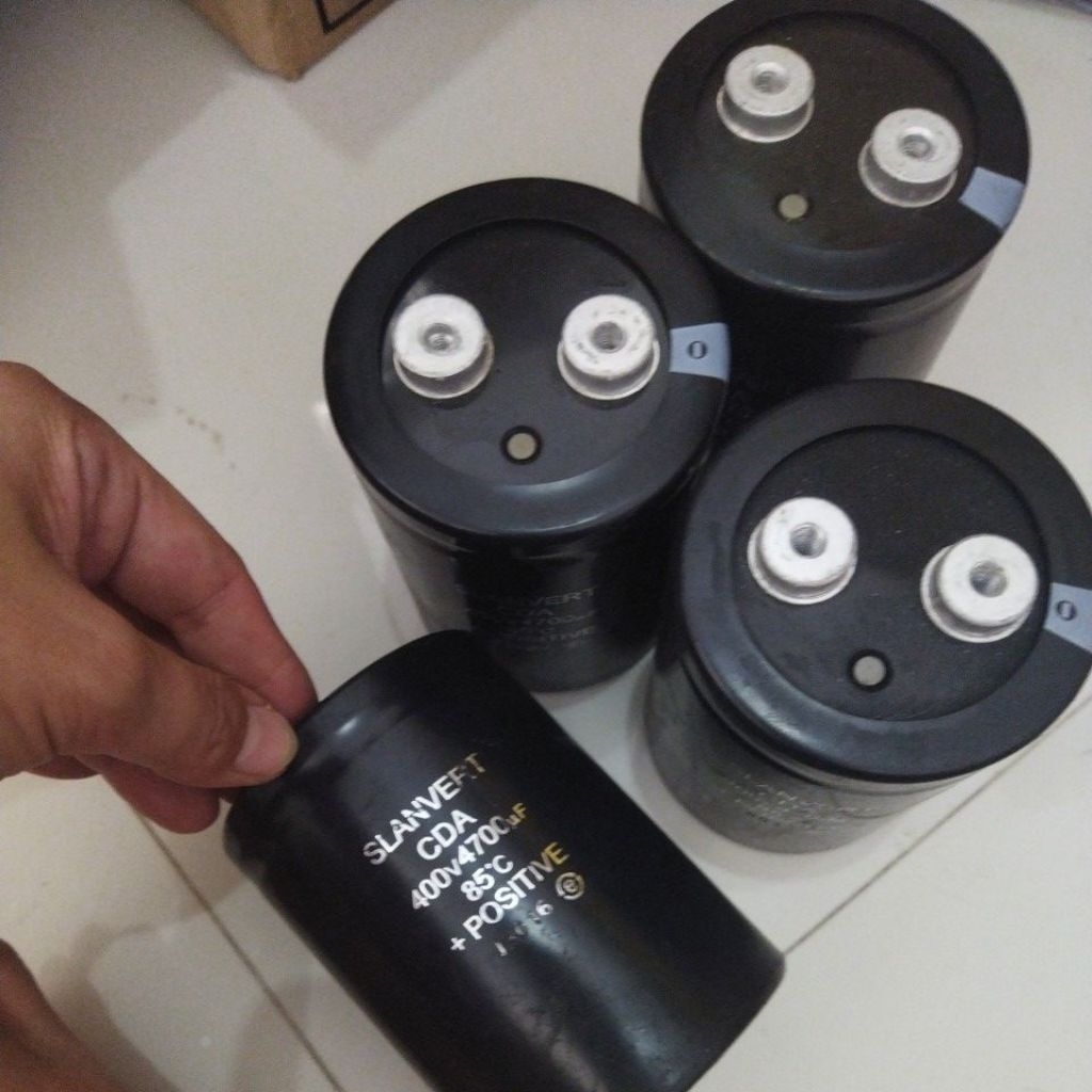 Elco Slanvert 400 V/4700uf