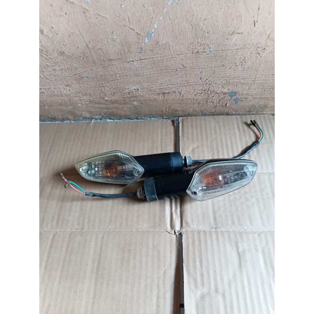 lampu sein sen Cbr 150 R Fi kanan kiri original copotan