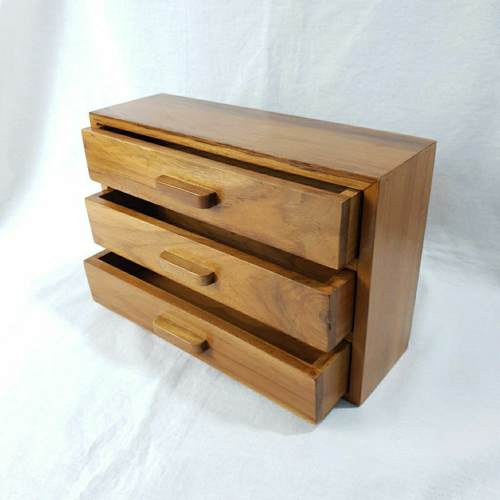 Laci Box Sendok 3 Susun