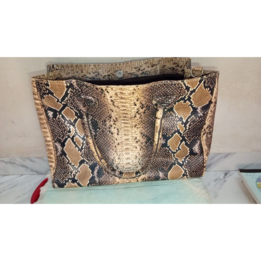 PreLoved Snake Hand Bag