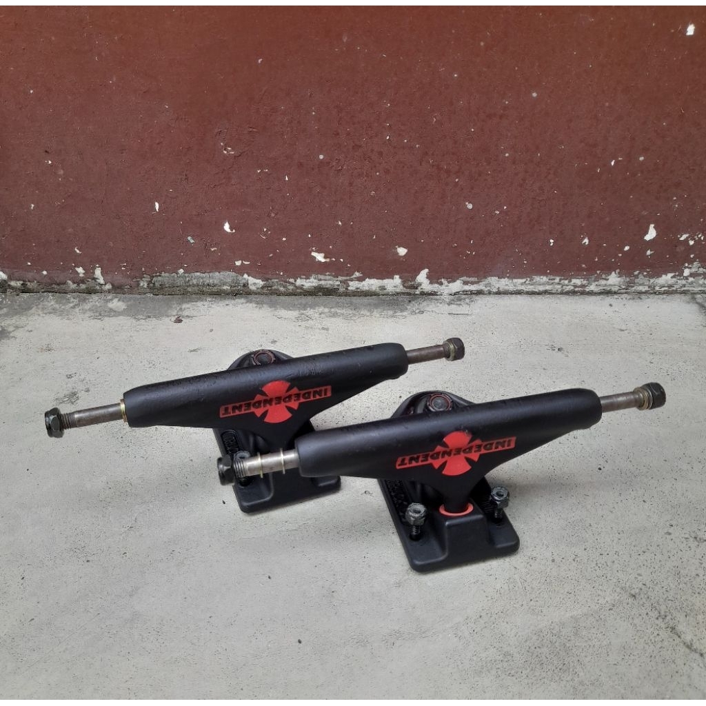Skateboard Truck Independent OGBC 144 + boltnuts second / bekas