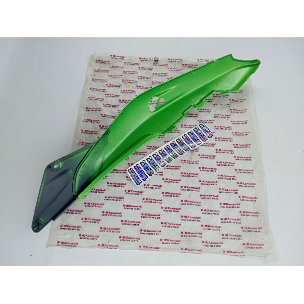 BODI BODY BELAKANG COVER TAIL BODY BODI BELAKANG BAHAN GADING NINJA RR OLD CBU ZX WARNA HIJAU METALI