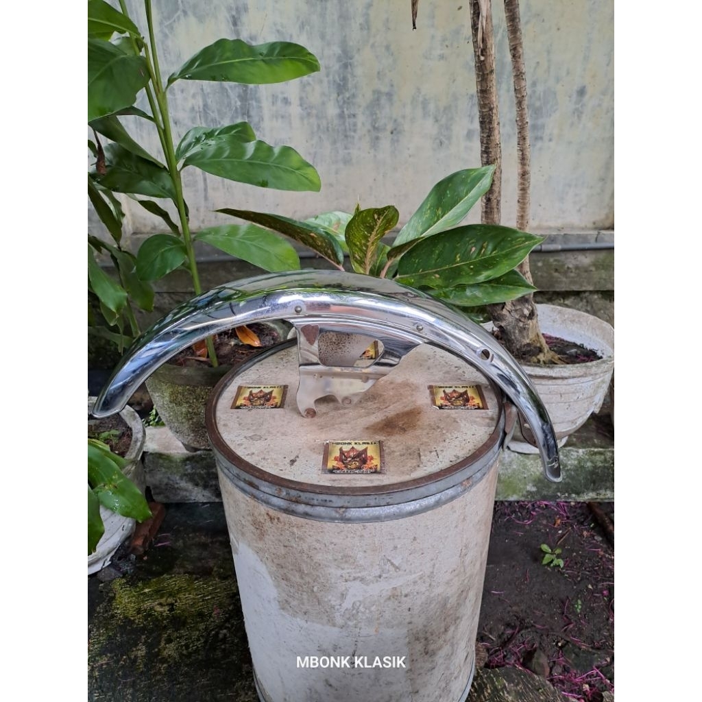 spakbor depan gl 100 gl 125 glk ORIGINAL spakbor depan honda gl100 gl125 spakbor gl 100 slebor depan