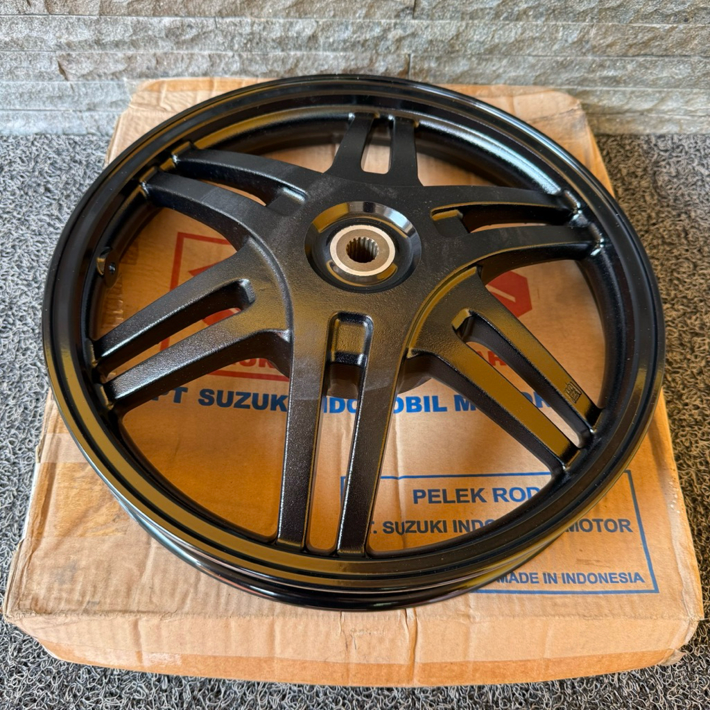 Velg Pelek Belakang Suzuki Spin 125 18T (As Kecil) Ori Sgp (Nos)