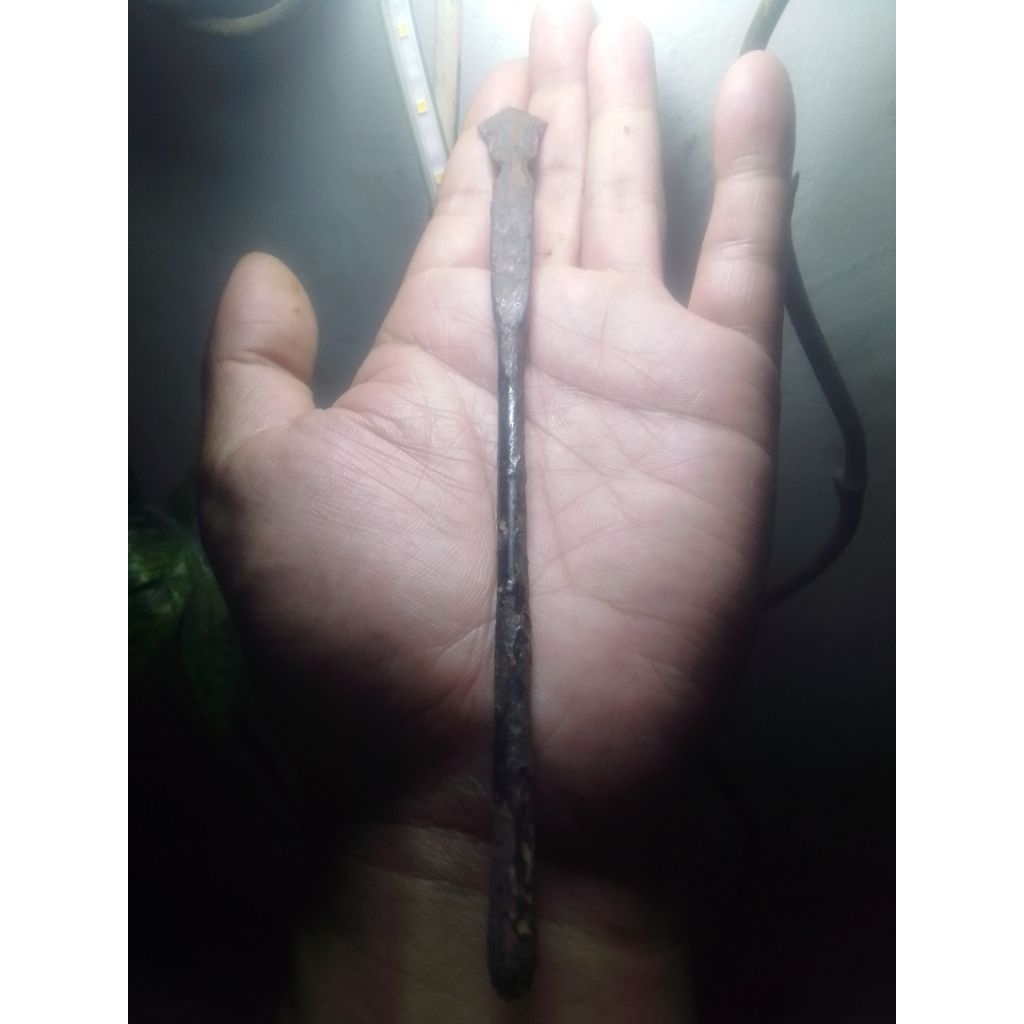 logam kuno unik antik alami