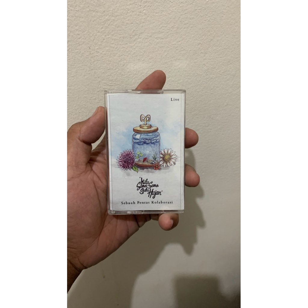 Kaset Pita Banda Neira - Live Kita sama sama suka hujan
