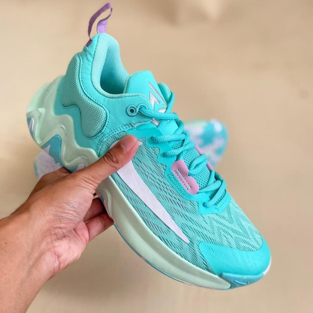 SEPATU OLAHRAGA VOLI GIANNIS IMMORTALITY 2 TOSCA WHITE
