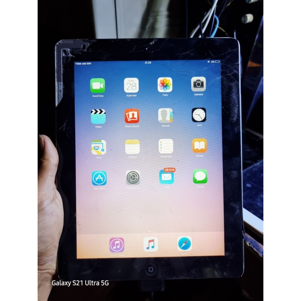 Unit iPad 2 Celluler+Wifi 9,7" A1396 Hidup Minus Cek deskripsi