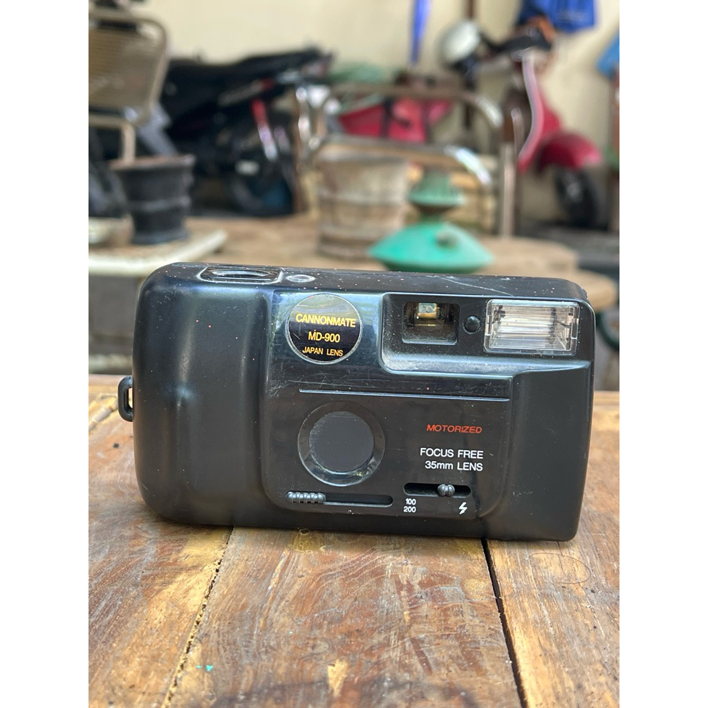 Kamera Poket Film / Pocket Camera Analog for Display, Canon Mate MD 900