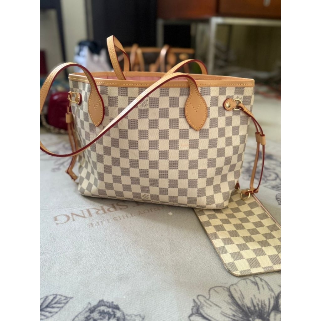 PRELOVED TAS L.V NEVERFULL AZUR