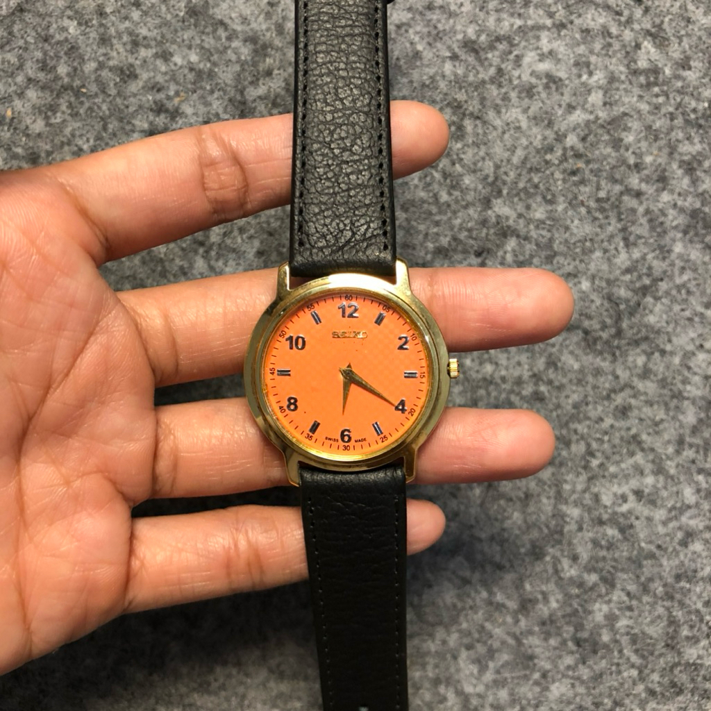 Jam tangan seiko quartz second