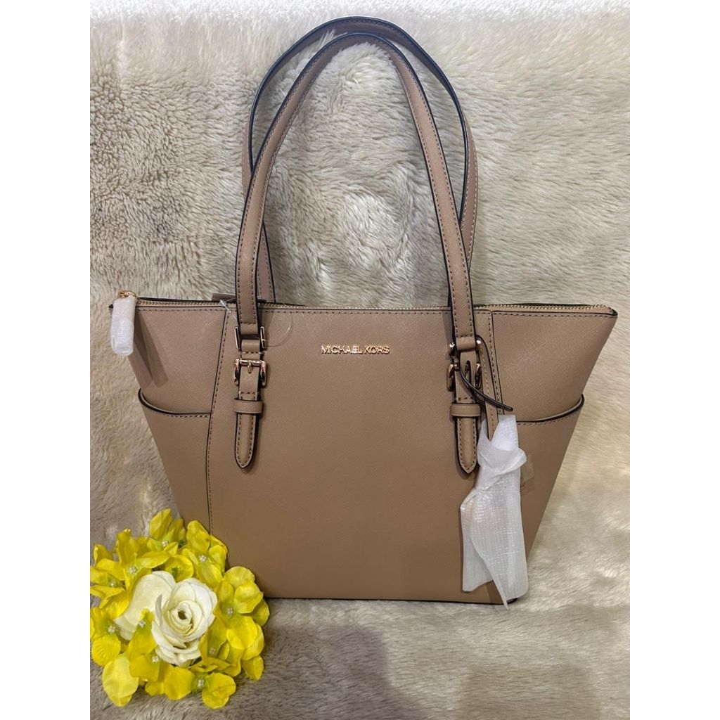 *MK CHARLOTTE LARGE TZ TOTE LEATHER CAMEL