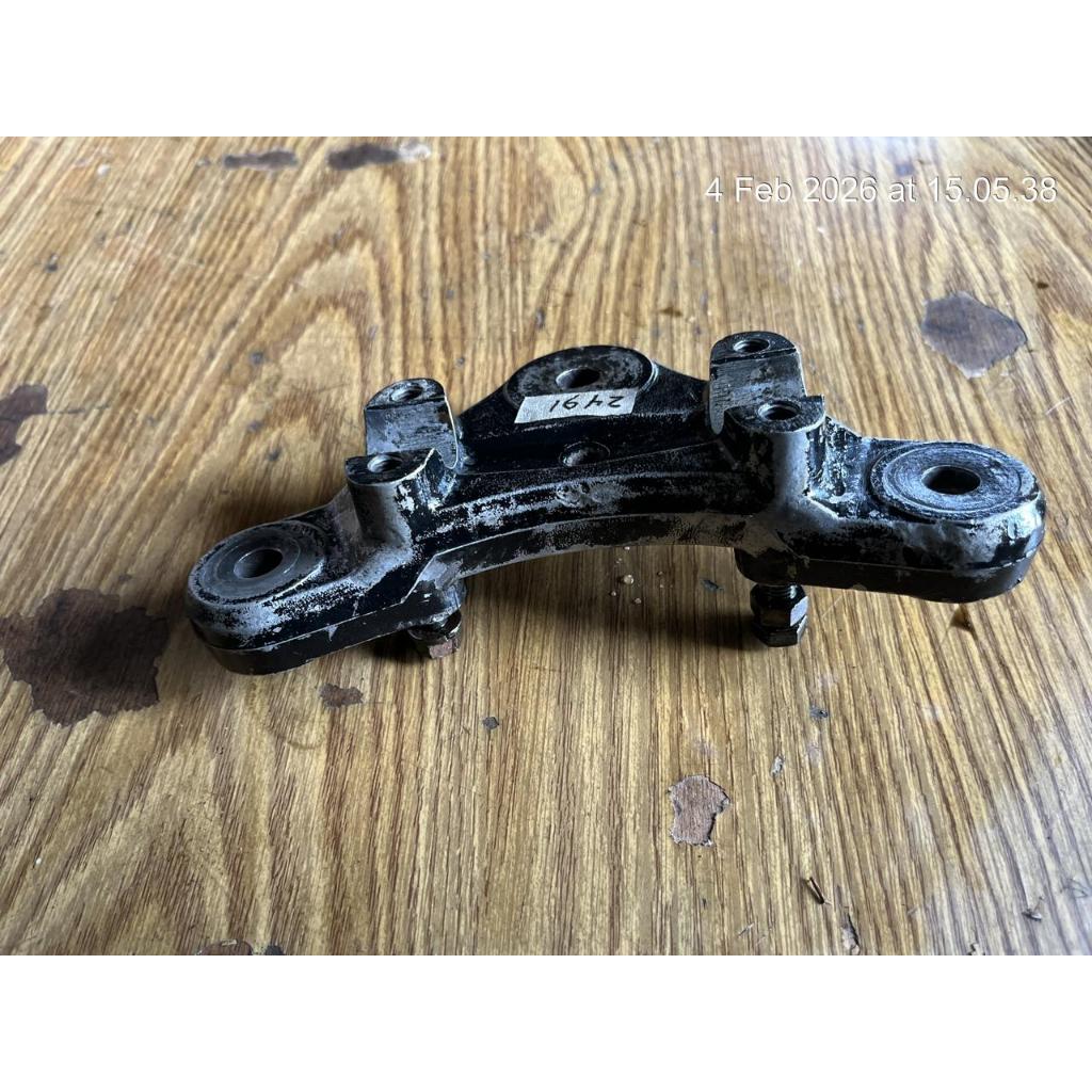 Segitiga atas yamaha l2 super l2g rs100 original / 2491