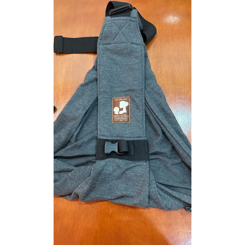 preloved gendongan Mere et Moi -SNI