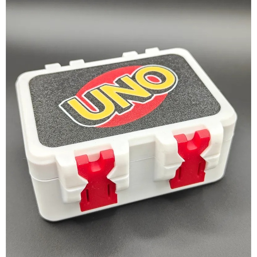 Kotak Kartu Uno Snap Lock Keren - Desain Snap Lock Merah Kuat, Material Plastik Kokoh, Muat 1 Set UN