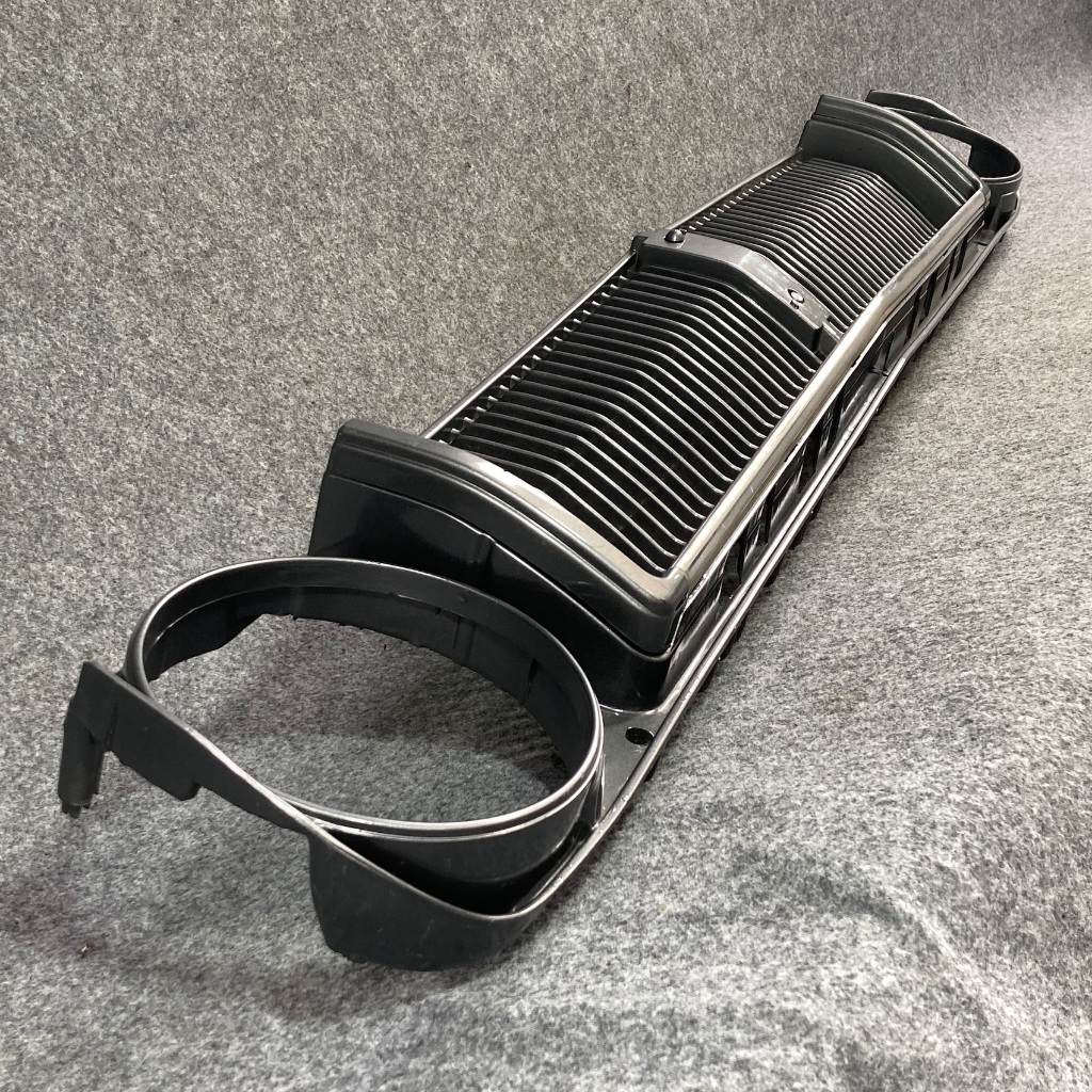 Grill Depan Toyota Corolla KE30 1974 1979