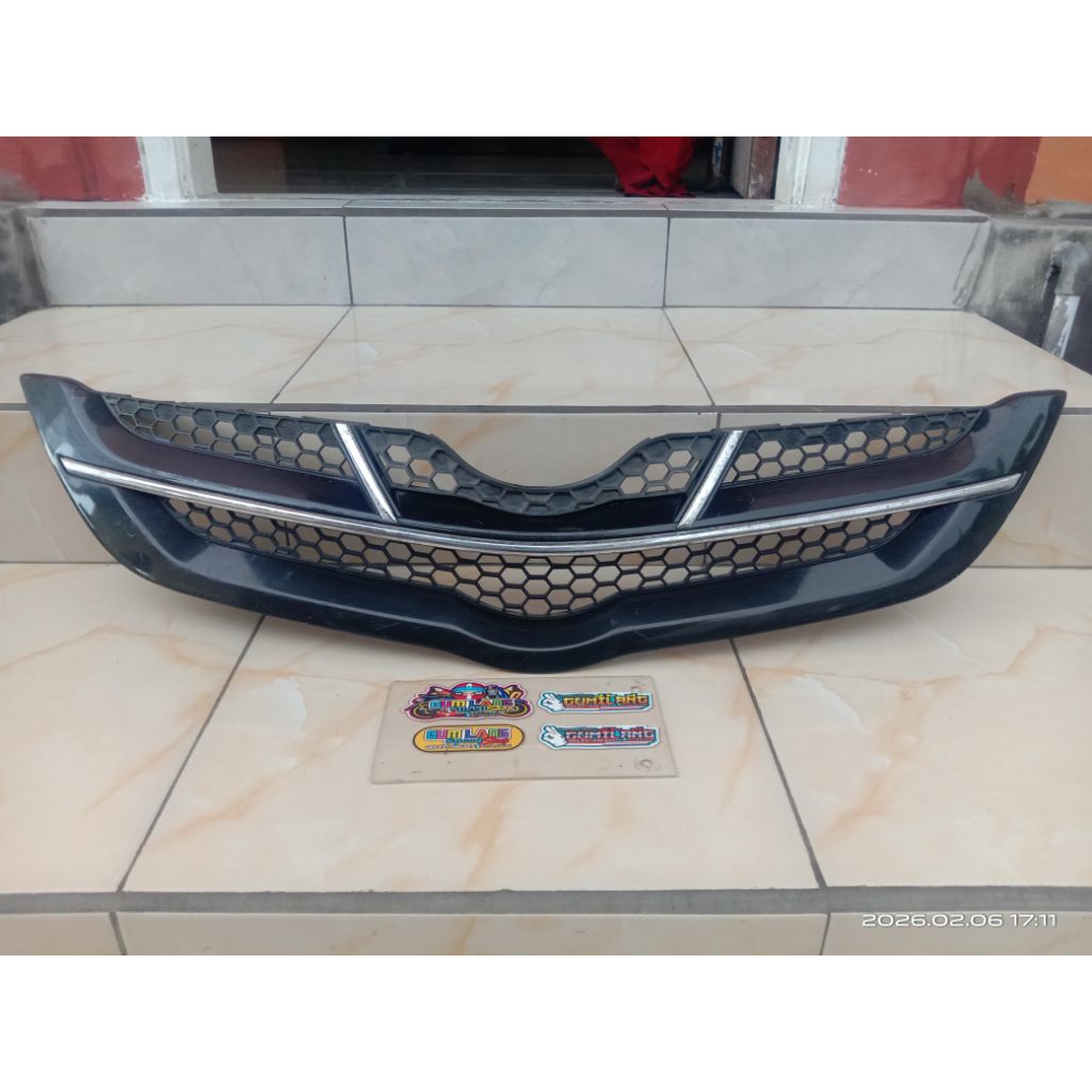 Gril Toyota vios limo gen2 original