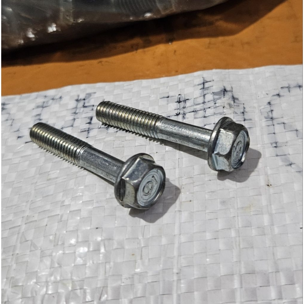 (2 baut) Set Baut Dudukan Box Filter Udara Nmax Aerox Lexy New Old Original