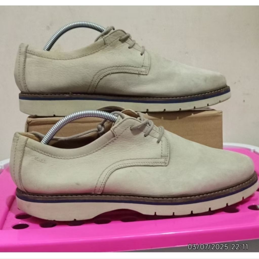 sepatu second/bekas CLARK size 42