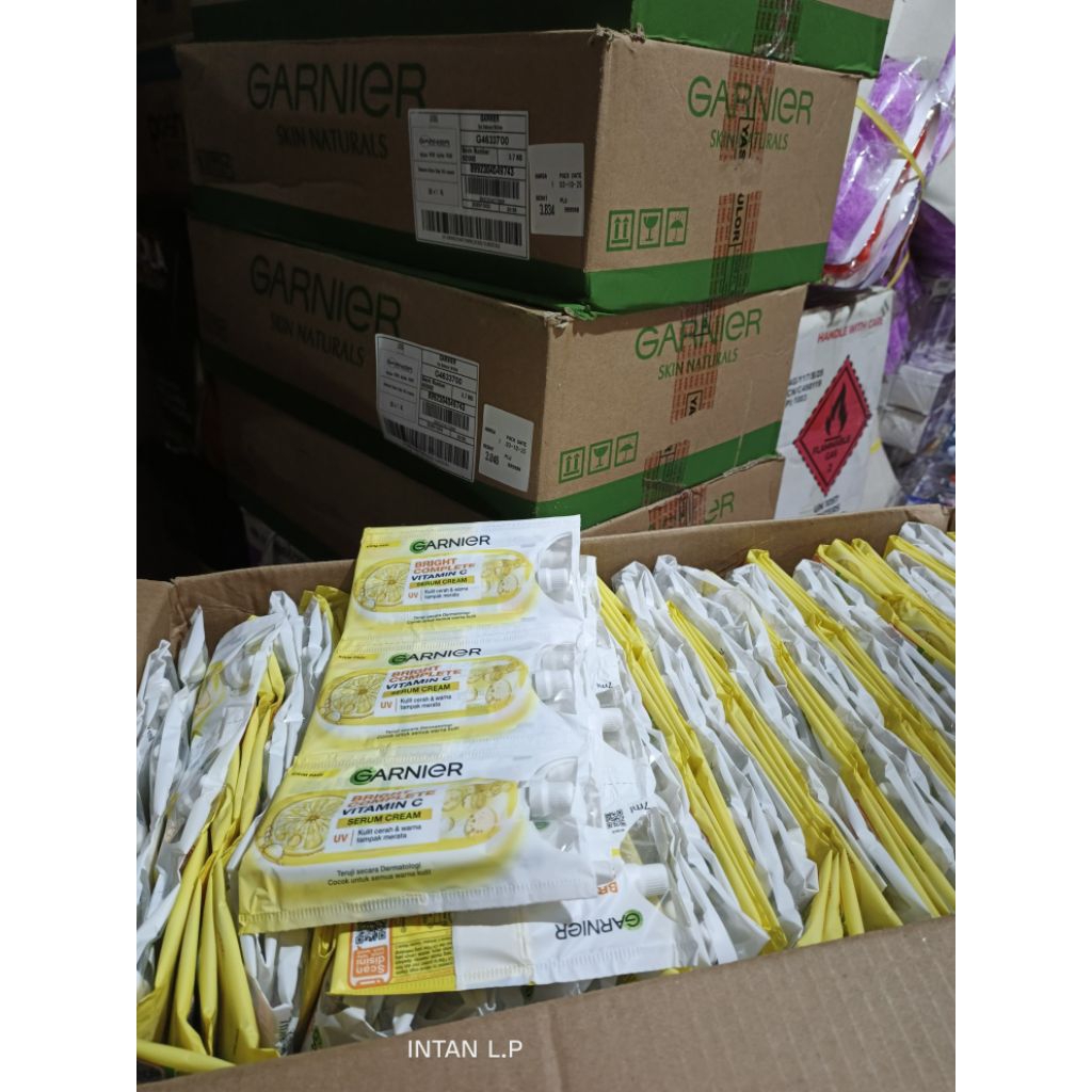 1 Renteng Garnier Sachet Cream isi 12