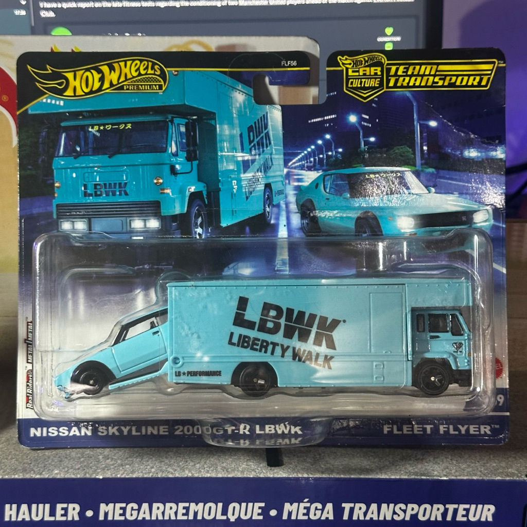 Hot Wheels Team Transport Nissan skyline 2000GT-R LBWK Fleet Flyer #69