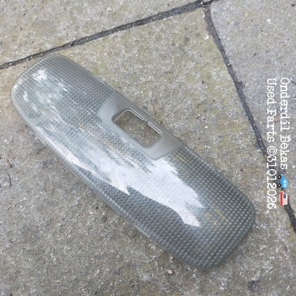 mika lampu kabin Ford focus HB 2007