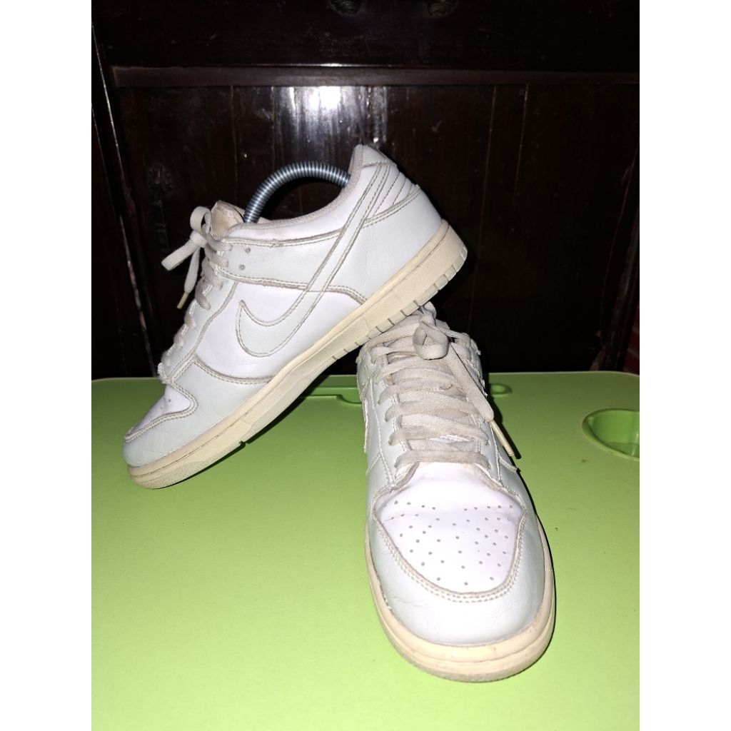 Sepatu Sneakers Nike white kulit