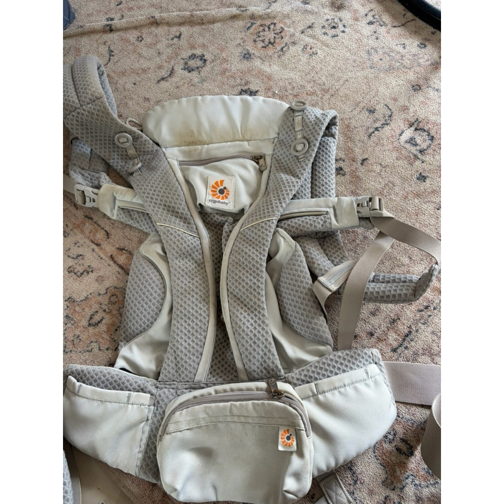 Preloved Ergo Baby Omni Breeze Grey