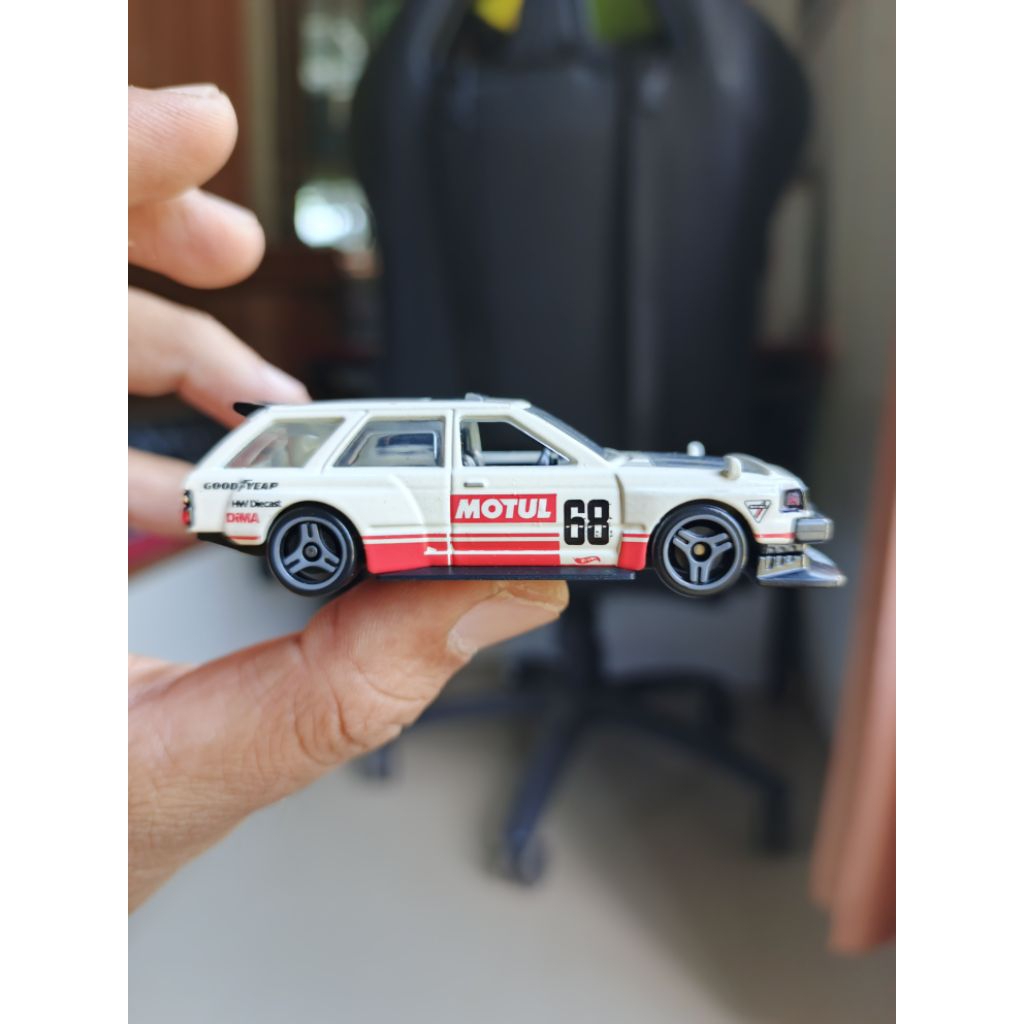 hotwheels Nissan Maxima