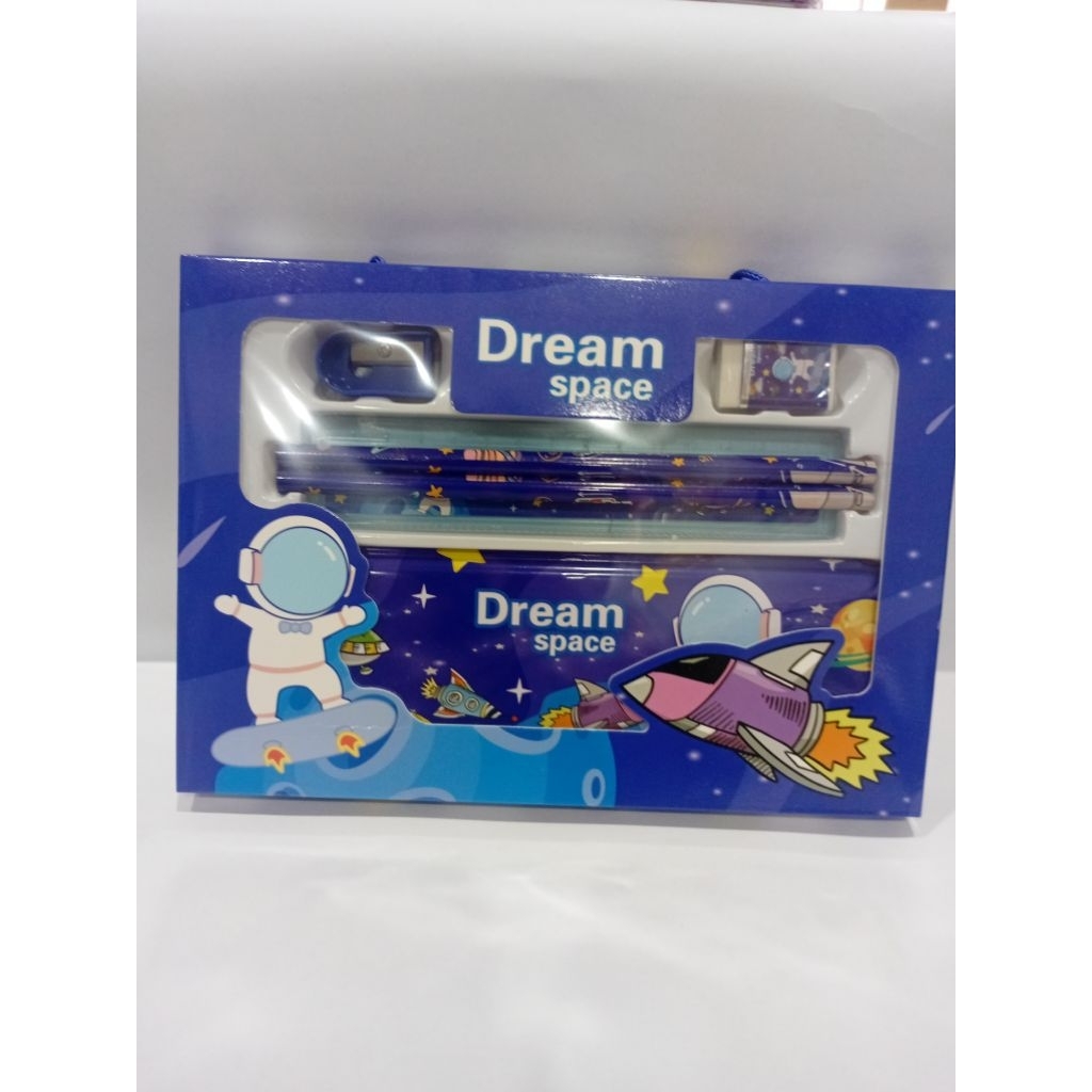 Study Set Paket Alat Tulis Motif Dream Space Astronot 107 Ideal untuk Belajar dan Kerja dengan Desai