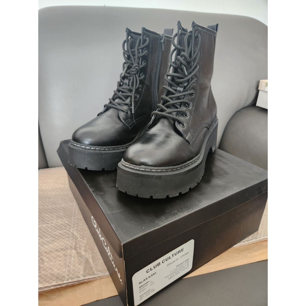 SEPATU BOOTS CLUB CULTURE