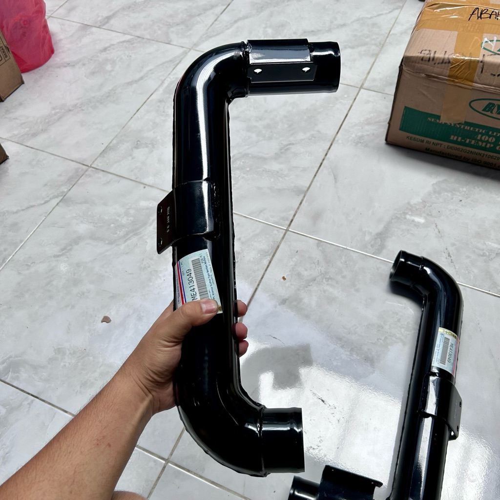 PIPA HAWA TURBO CANTER 125 ORI ME413049 SELANG PIPA HITAM TURBO CANTER ASLI ORI
