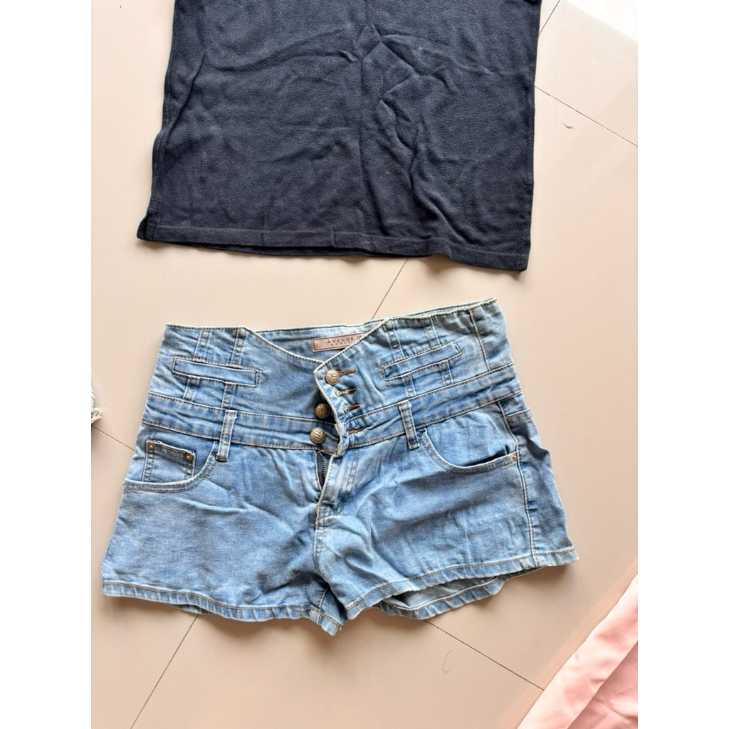 BOOTY SHORT JEANS DOUBLE BUTTONS