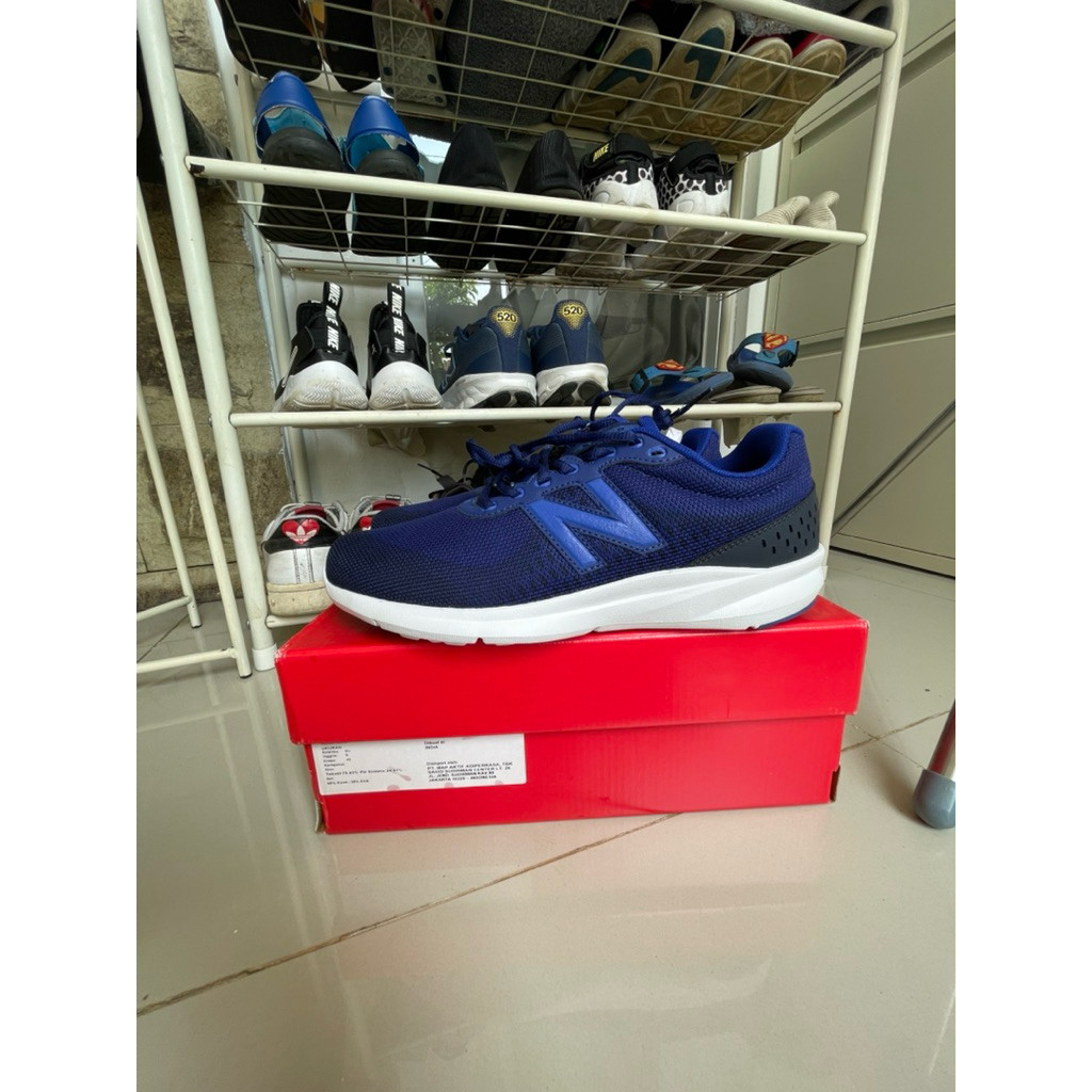 sepatu lari bnib