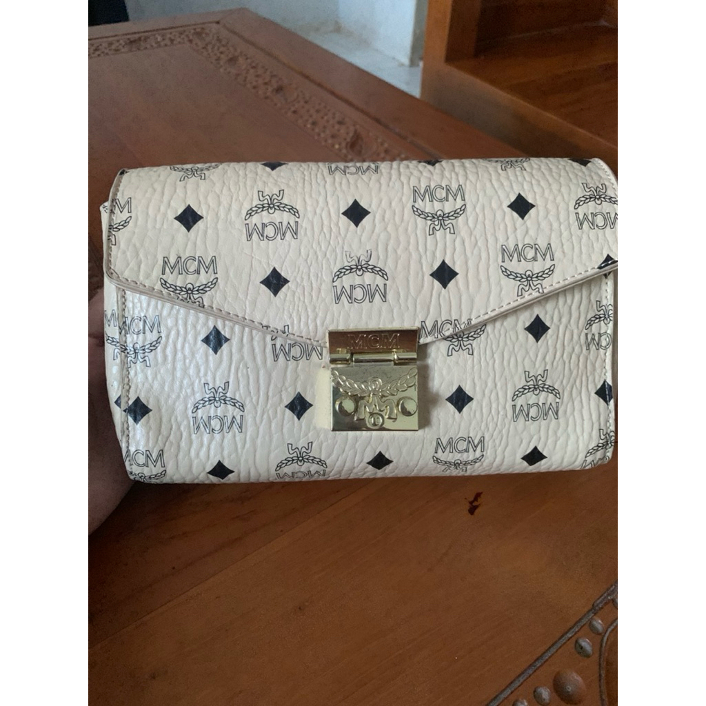 Tas selempang MCM munchen