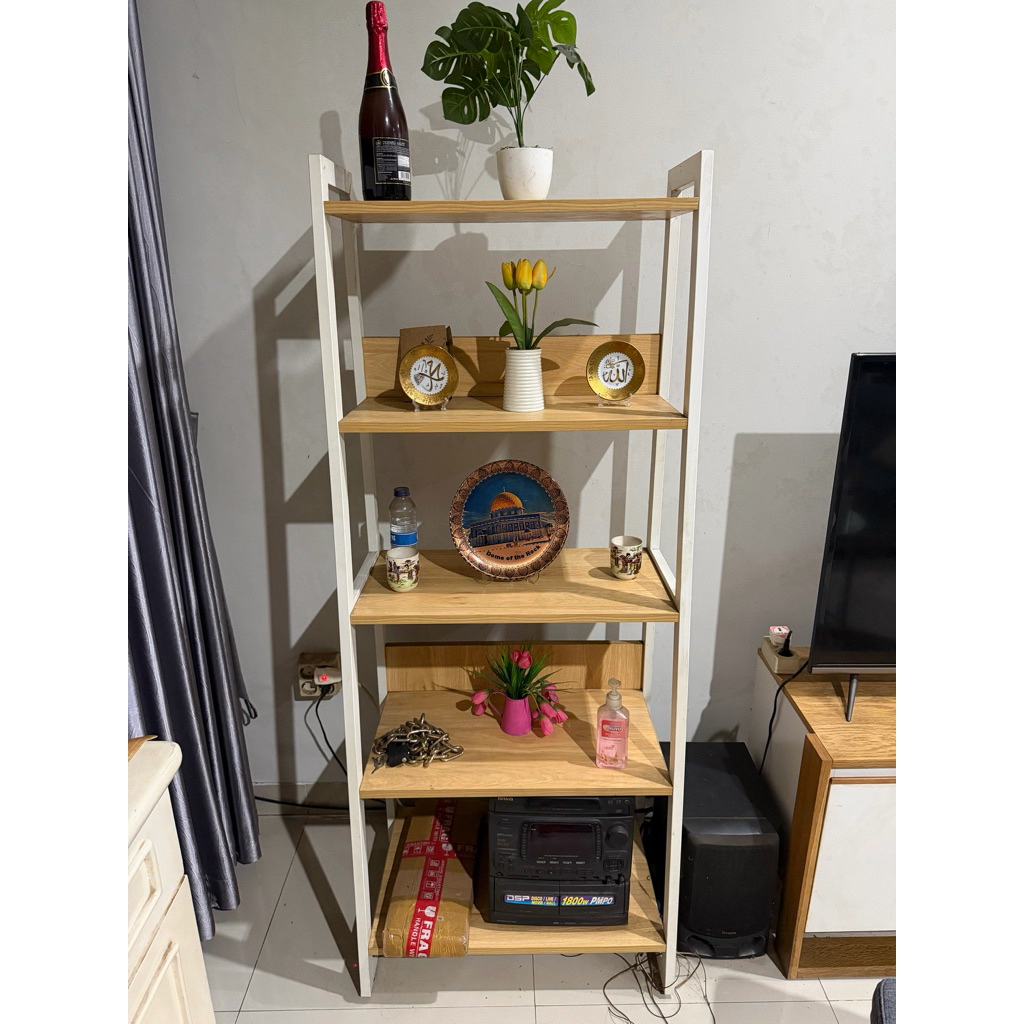 lemari kabinet atria