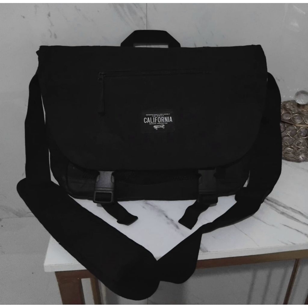 Messenger bag WHOAU original korea