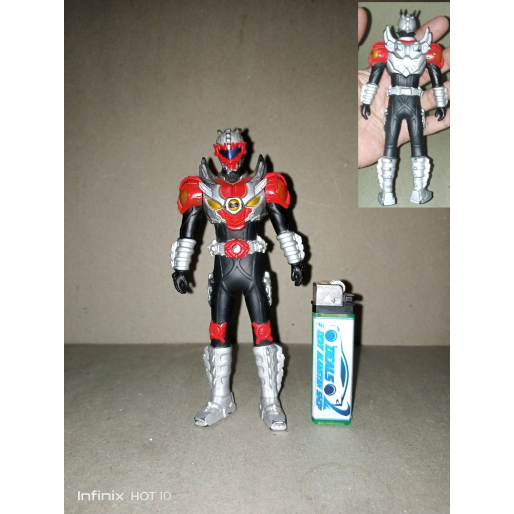 figure original auldey armor hero