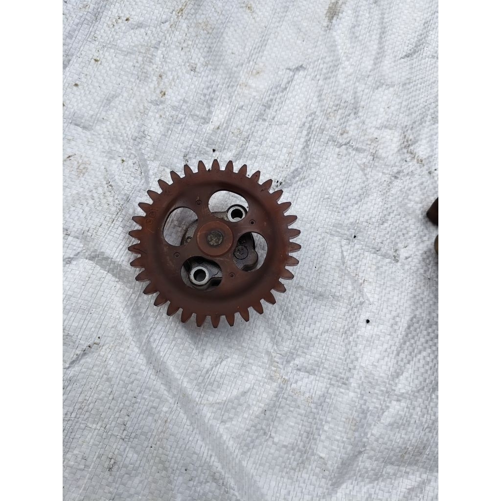 POMPA OLI YAMAHA VIXION NEW 2014 ORIGINAL BEKAS