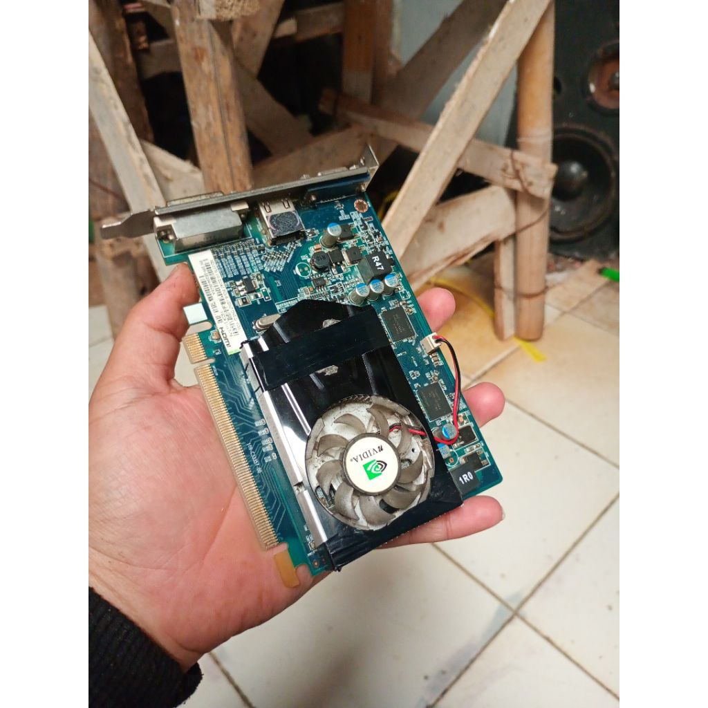 AMD HD5570 1gb ddr 3 128bit