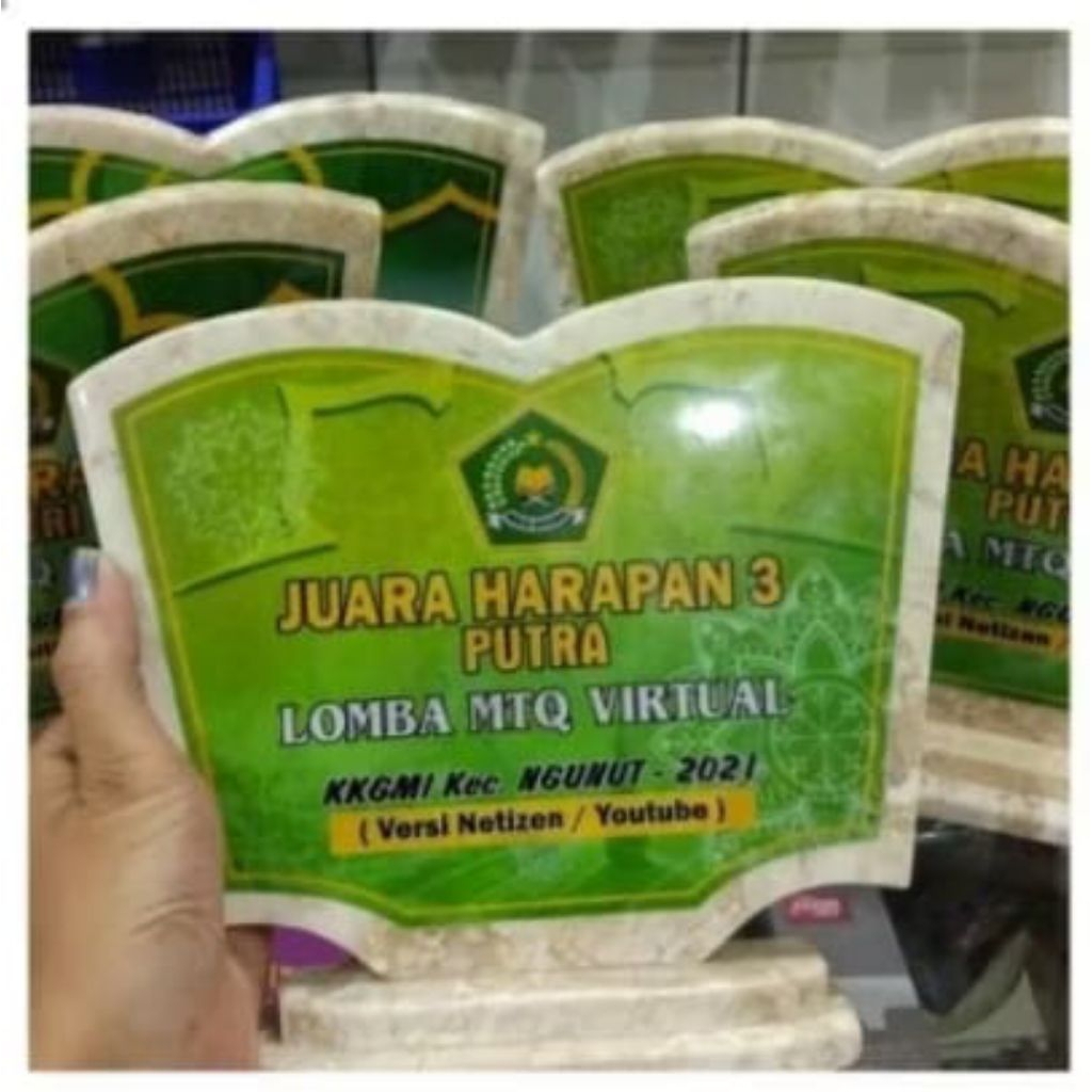 VANDEL MARMER BUKU UKURAN BESAR