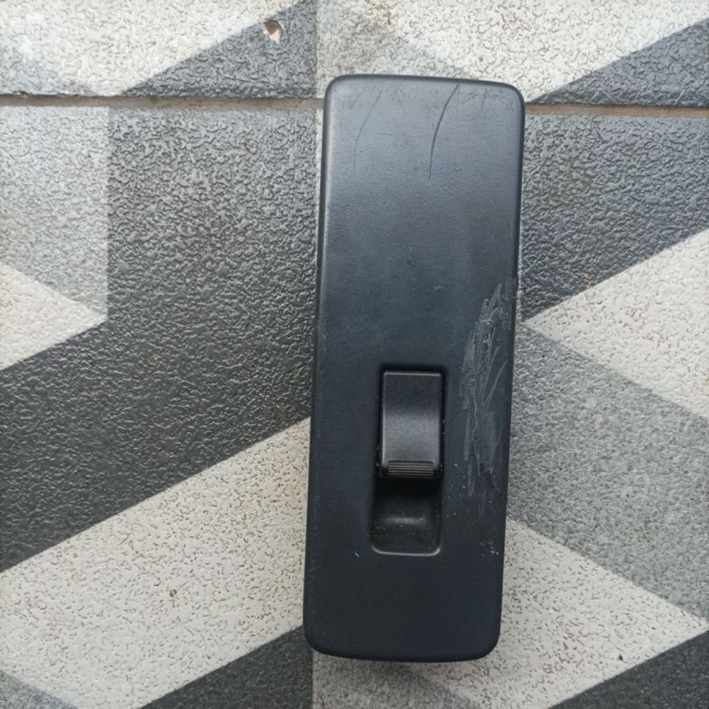 switch saklar power window kiri depan mazda 626 Capella