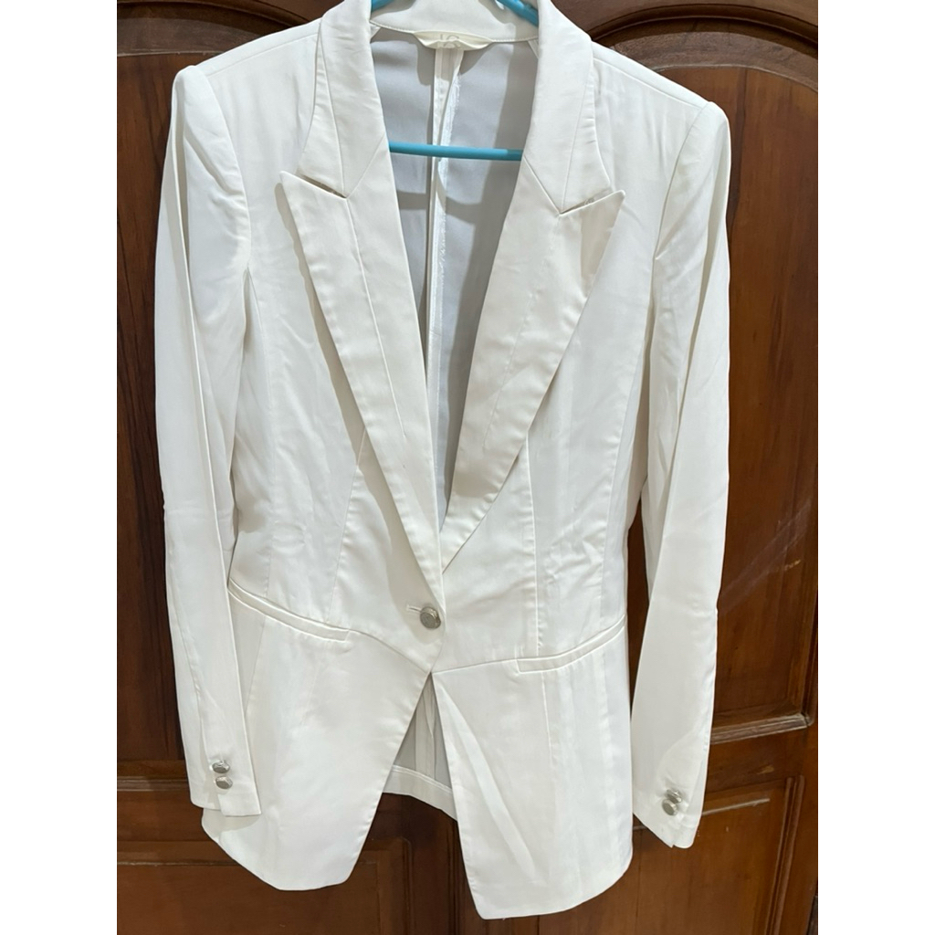preloved blazer putih wanita